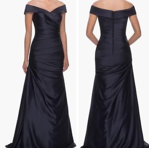 La Femme Off the Shoulder Ruched Satin Trumpet Gown Size 8